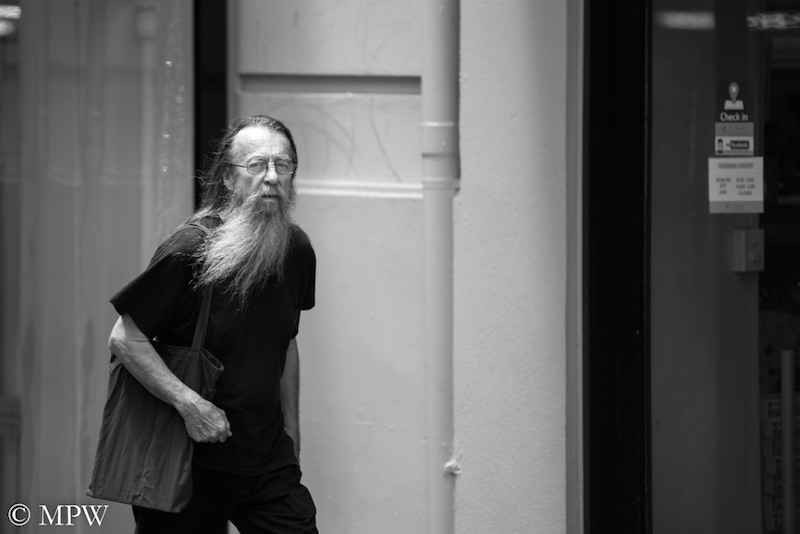Auckland City street photo, Queent St, black and white